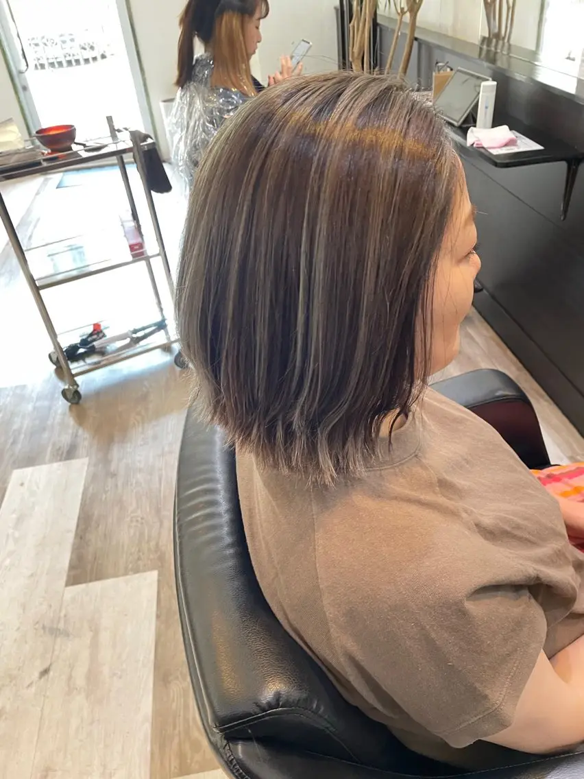 セミロング ハイライト 正分 真美のヘアスタイル