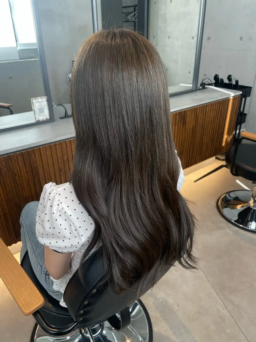 カラー ベージュカラー オリーブベージュ 小笠原 愛菜のヘアスタイル