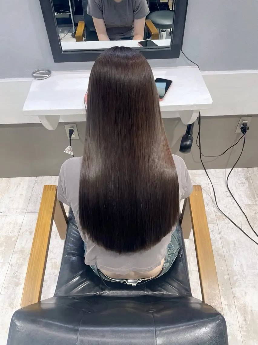 ロング カット ヘアカラー 縮毛矯正 gisel エリナのヘアスタイル