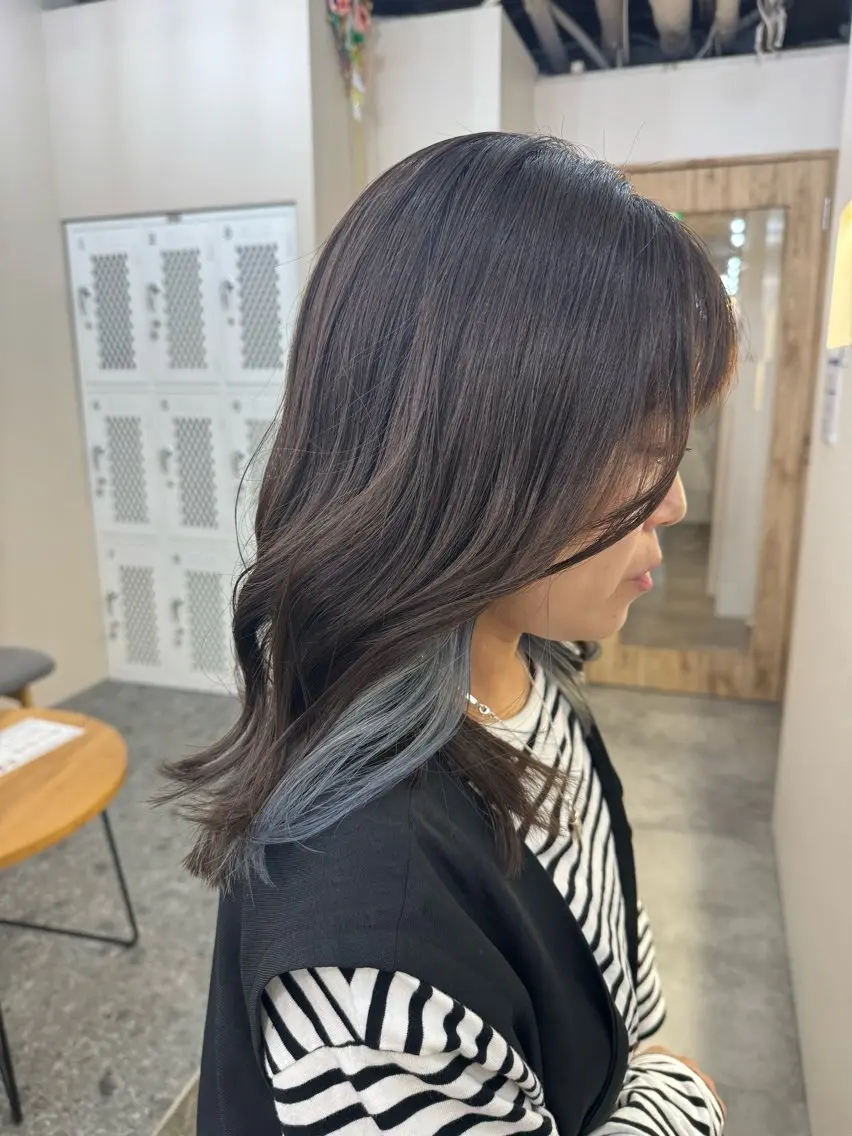 インナーカラー（イヤリングカラー）＋フルカラー＋カット　￥12200の写真