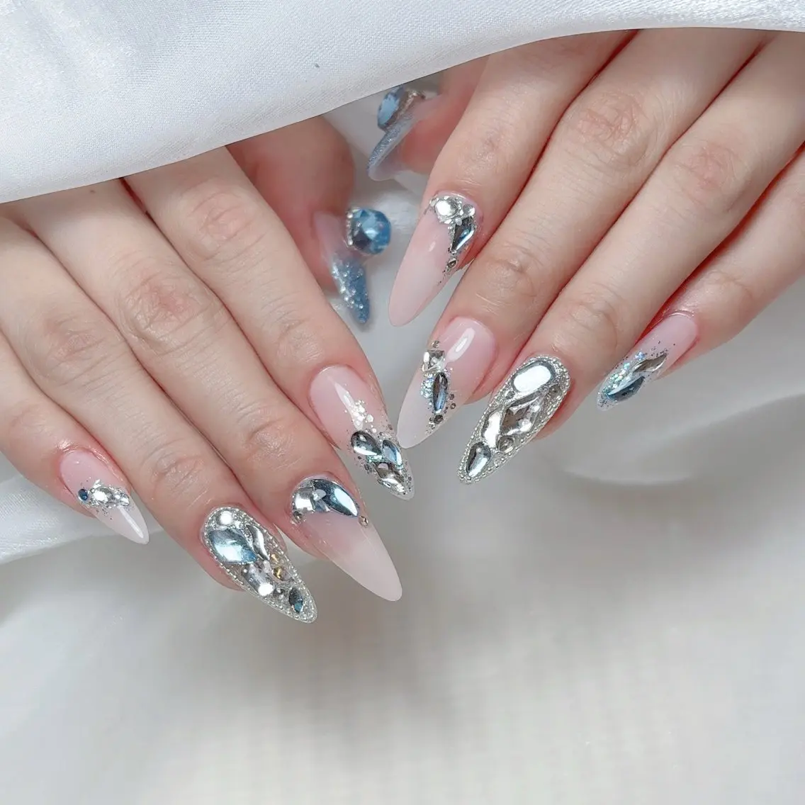 ネイル 🎀M nails✨ ビューティーのネイルデザイン