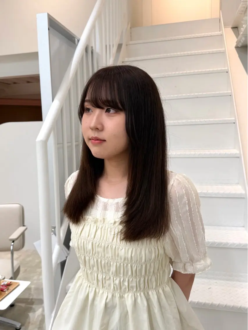 セミロング カラー レイヤーカット カット ヘアカラー トリートメント ENIF　大島 芽生のヘアスタイル