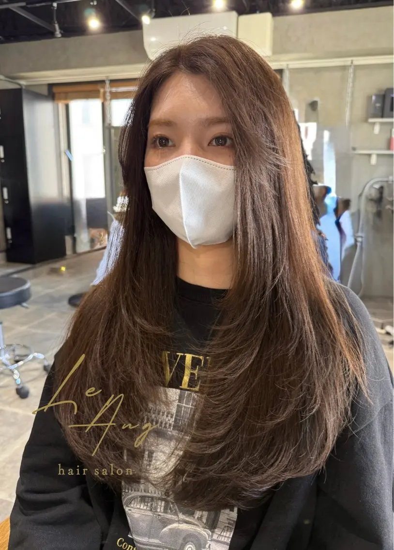 ロング カラー レイヤーカット カット ヘアカラー トリートメント 佐伯 桃のヘアスタイル