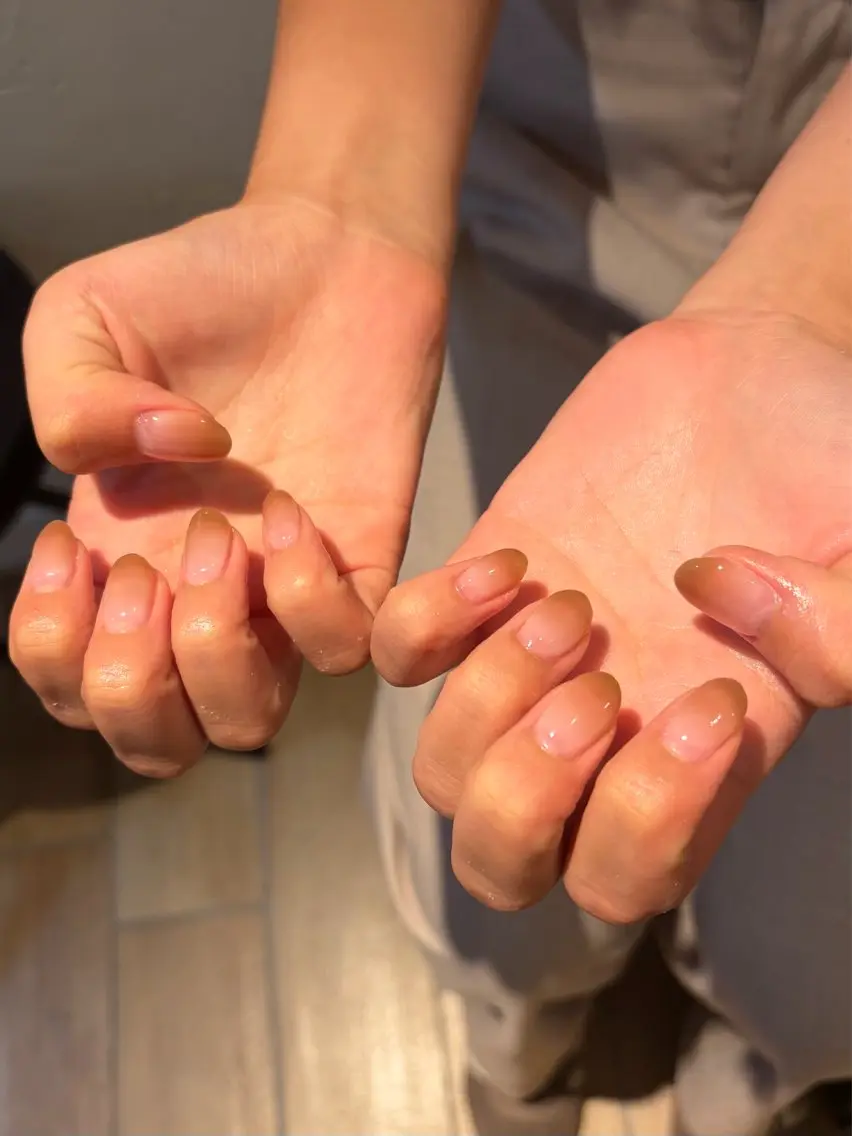 ネイル ハンドネイル 𝗶𝗿𝗼𝗵𝗮 ໒꒱ 𓏸*˚のネイルデザイン