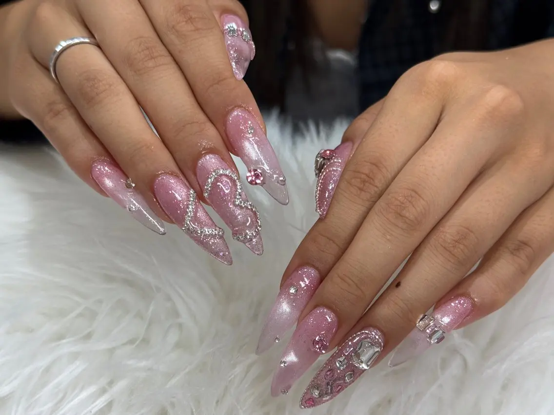 ネイル ハンドネイル ハンドケア 🎀うかん 🎀チップ長さ出しのネイルデザイン