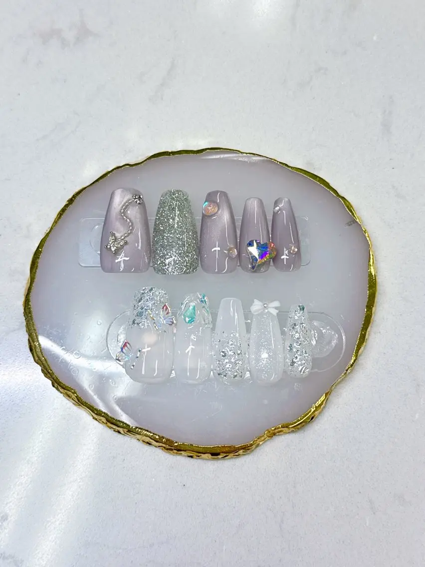 ネイル フレンチネイル ジェルネイル ガラスフレンチ 韓国ネイル マグネットネイル Queeens nailのネイルデザイン
