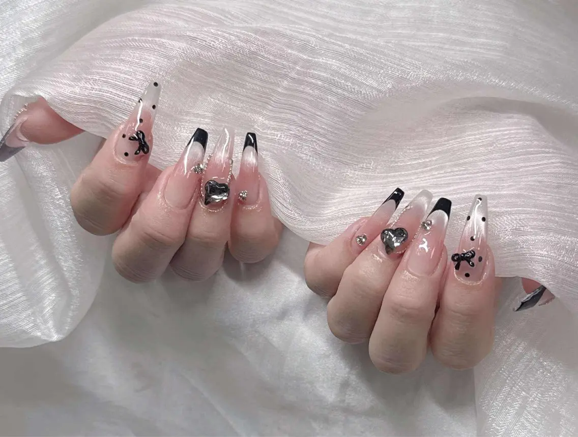 ネイル ハンドネイル Lee Nailsのネイルデザイン