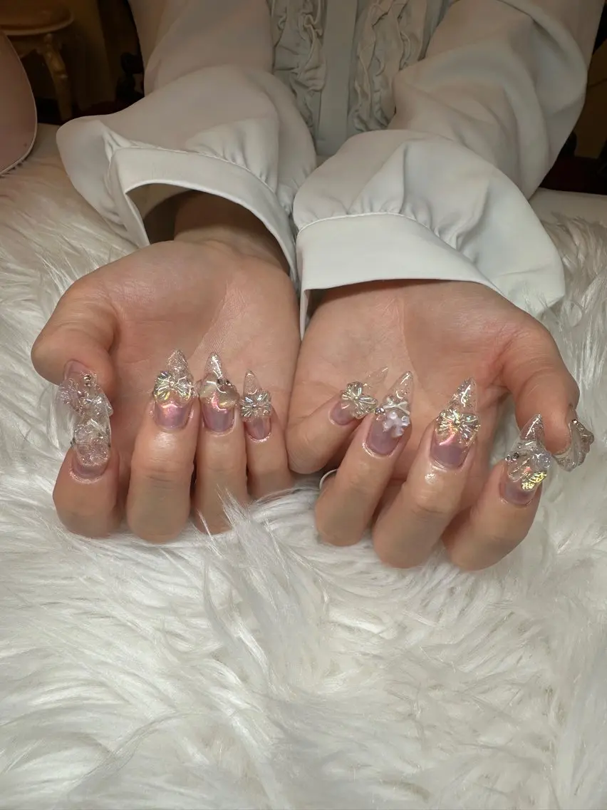 ネイル PEEKABOOミキ ネイル1級保持💅のネイルデザイン