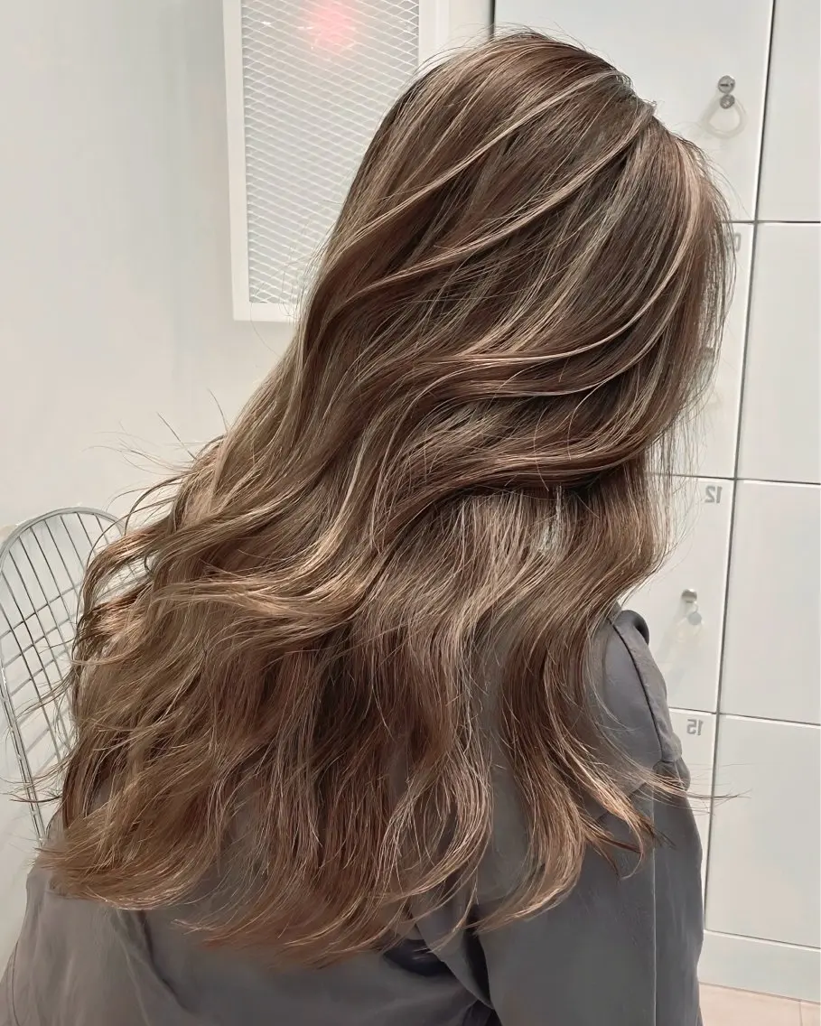 セミロング カラー ハイライトカラー 外国人風カラー ハイライト レイヤーカット ヘアカラー ✨ハイライト/海外 ヘア/Ryoto✨のヘアスタイル