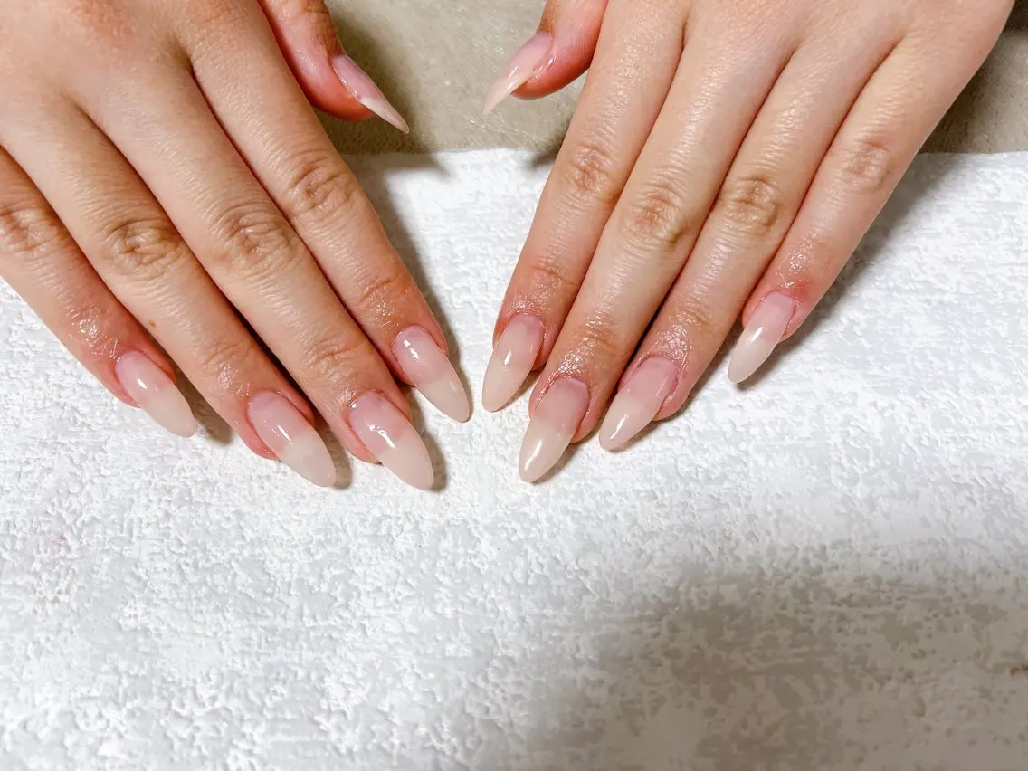 ネイル オーロラネイル フットネイル フレンチネイル ジェルネイル 韓国ネイル ハンドネイル mogunail &blowのネイルデザイン