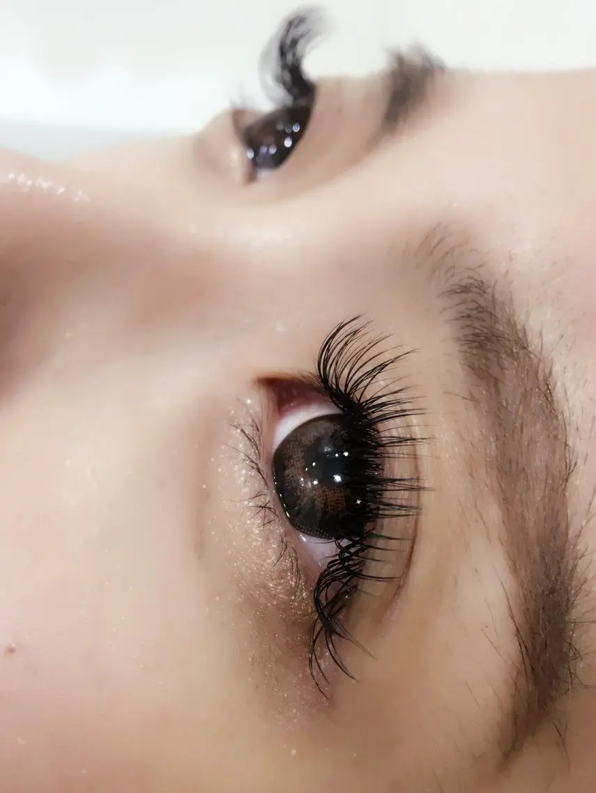 🌹3Dボリュームラッシュ🌹300本(初回のみオフ無料、初回ブラシプレゼント💕) LED変更可能(追加料金有)の写真