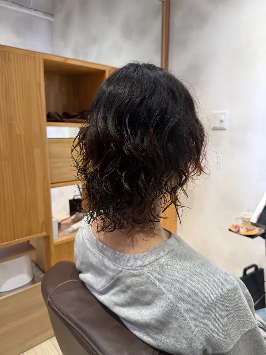 ミディアム パーマ ミディアムパーマ ウルフカット カット パーマ レディースカット モデル募集　山田省吾のヘアスタイル