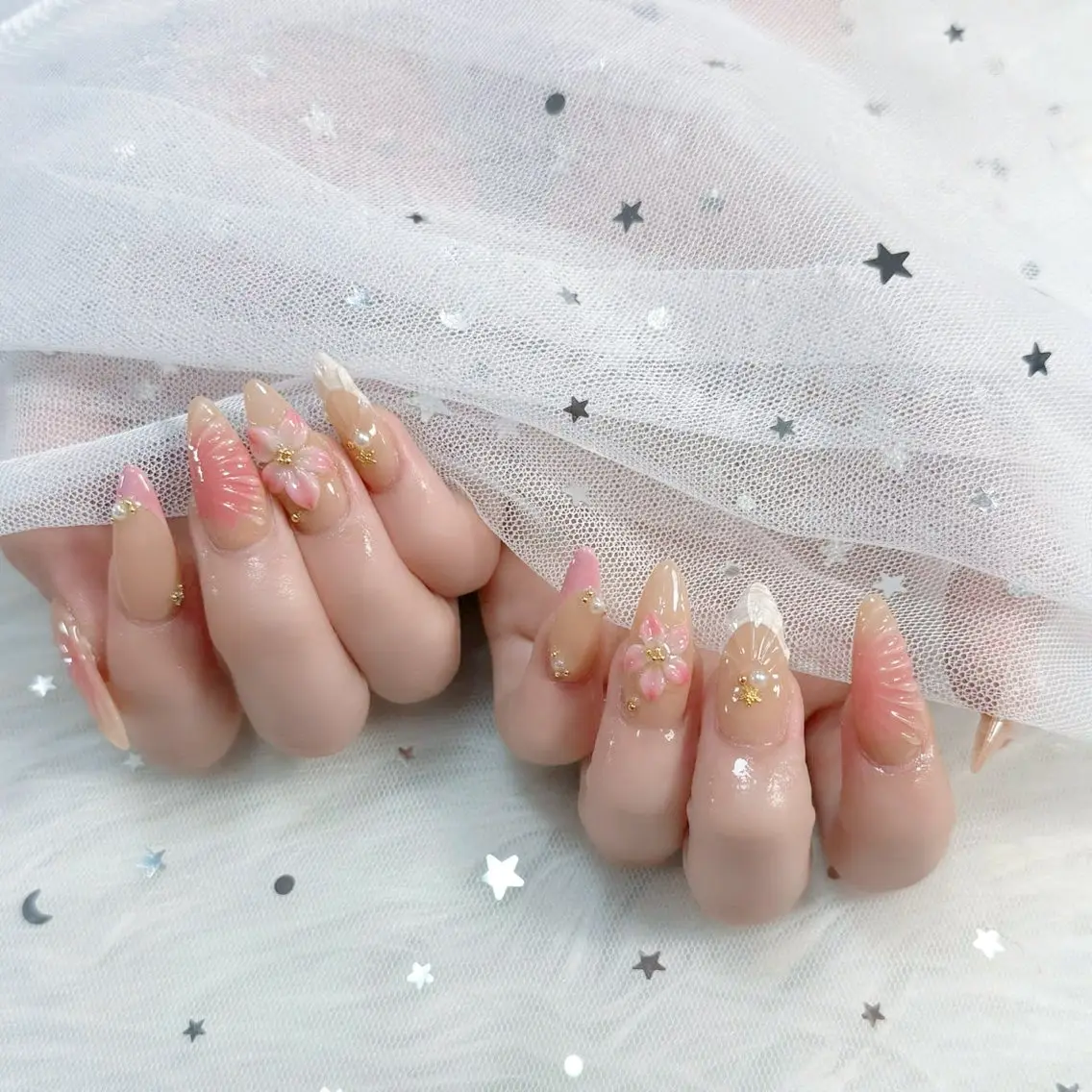 ネイル チークネイル 長さ出し フレンチネイル ジェルネイル グラデーション THANHTHANH NAILのネイルデザイン