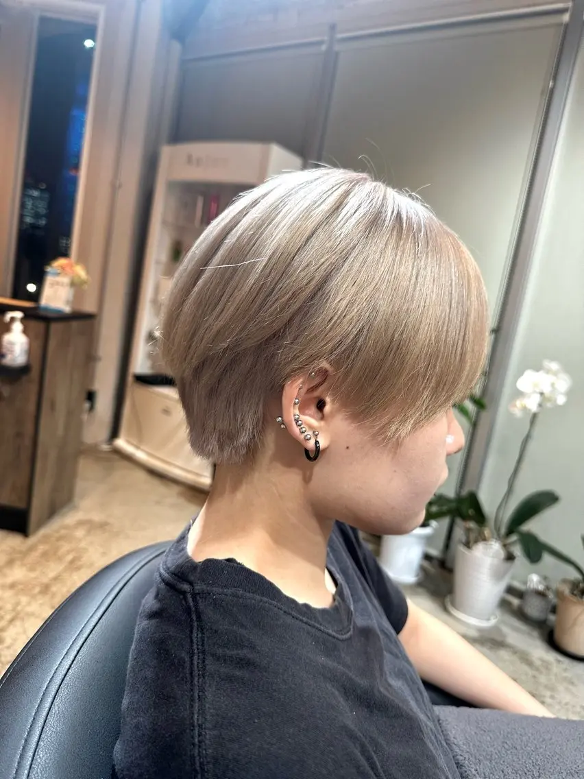 ショート カラー ✨ブリーチカラー/ 似合わせカット/高山のヘアスタイル