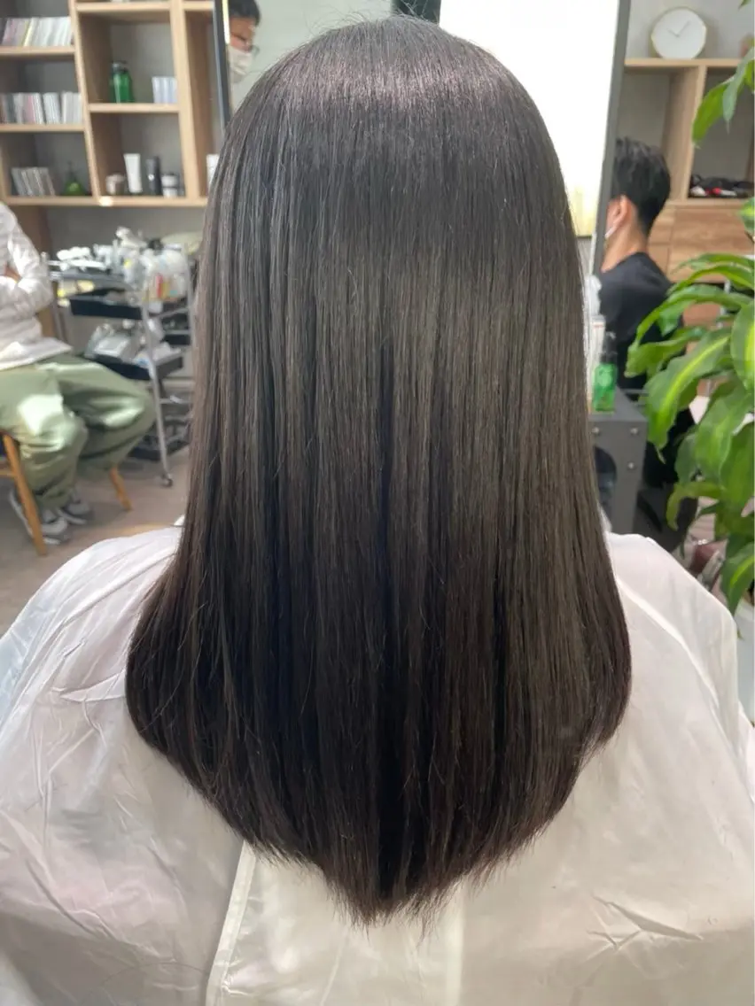 セミロング 縮毛矯正 トリートメント 佐伯 美麗のヘアスタイル