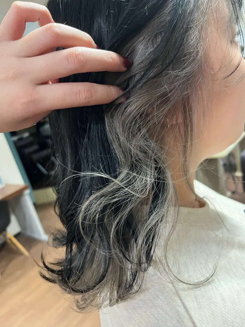 セミロング ヘアカラー トリートメント 辻 風香のヘアスタイル