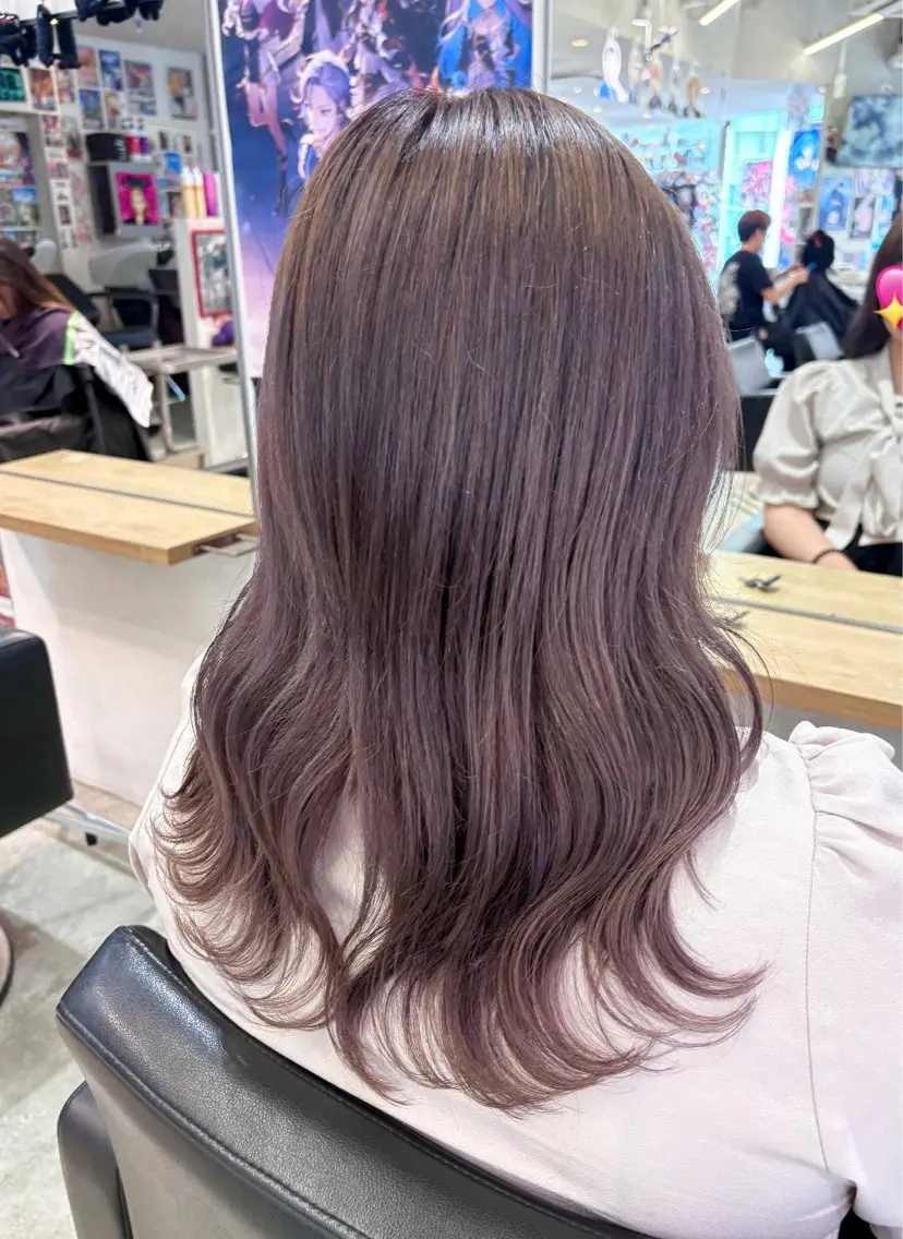 ロング カラー アッシュ ベージュカラー ブリーチ ブルーカラー ブルーラベンダー ヘアカラー トリートメント 推しカラー/ ミクのヘアスタイル