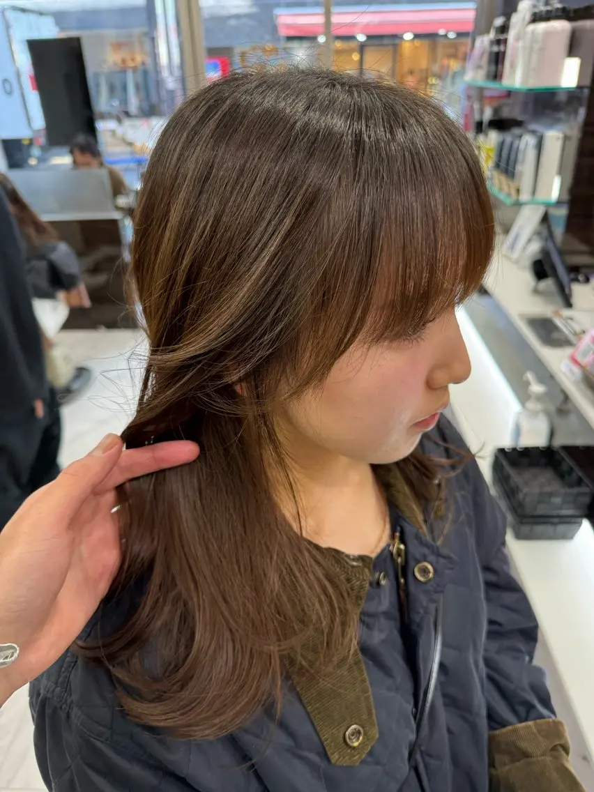 ミディアム カラー ヘアアレンジ 切りっぱなしボブ ブリーチ デザインカラー ダブルカラー グラデーションカラー カット トリートメント 目黒 碧人のヘアスタイル