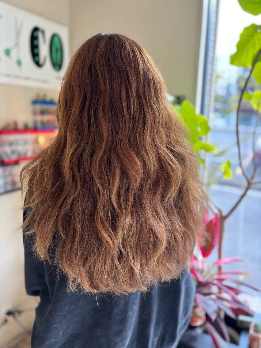 ロング レイヤーカット ロング 鈴木 優奈のヘアスタイル