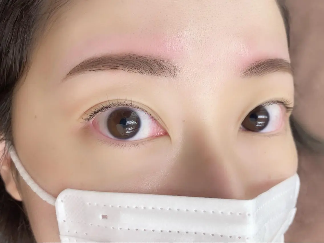 骨格や筋肉の付き方を見てなりたい雰囲気や理想の眉を聞いてからWAX施術のちに長さカット→メイクでお仕上げさせて頂きます。の写真