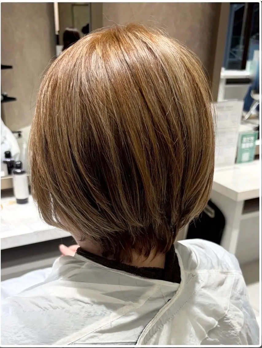 ショート カラー 藤井 祐未子のヘアスタイル