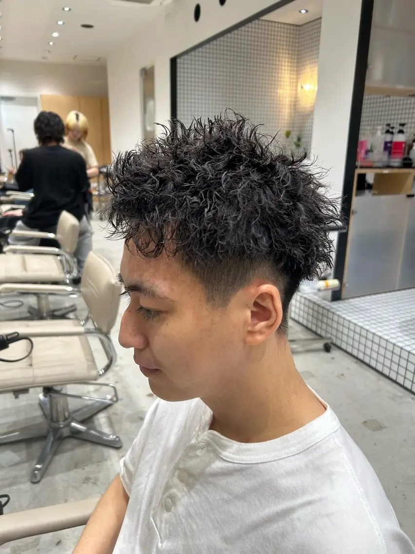 パーマ メンズ フェードカット メンズパーマ カット パーマ 🐲ツイスパ🐲 フェード/龍のヘアスタイル