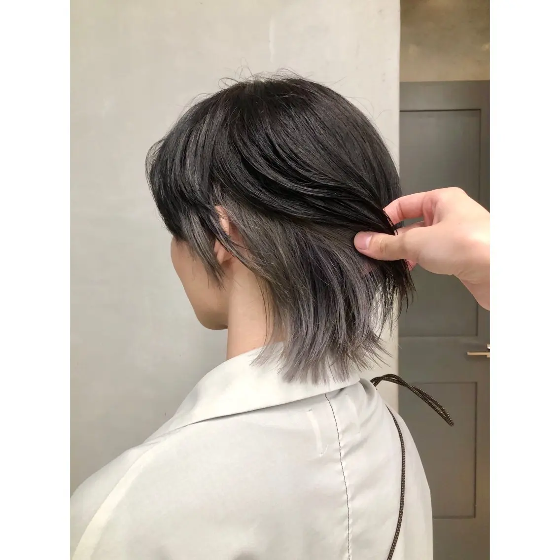 ショート カラー 黒髪 ブリーチ ブルーカラー ブルーブラック 推しカラー✨ オタク美容師ユウカのヘアスタイル