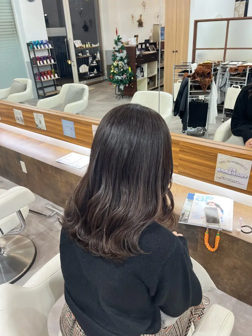ミディアム カラー 🌱 みよのヘアスタイル