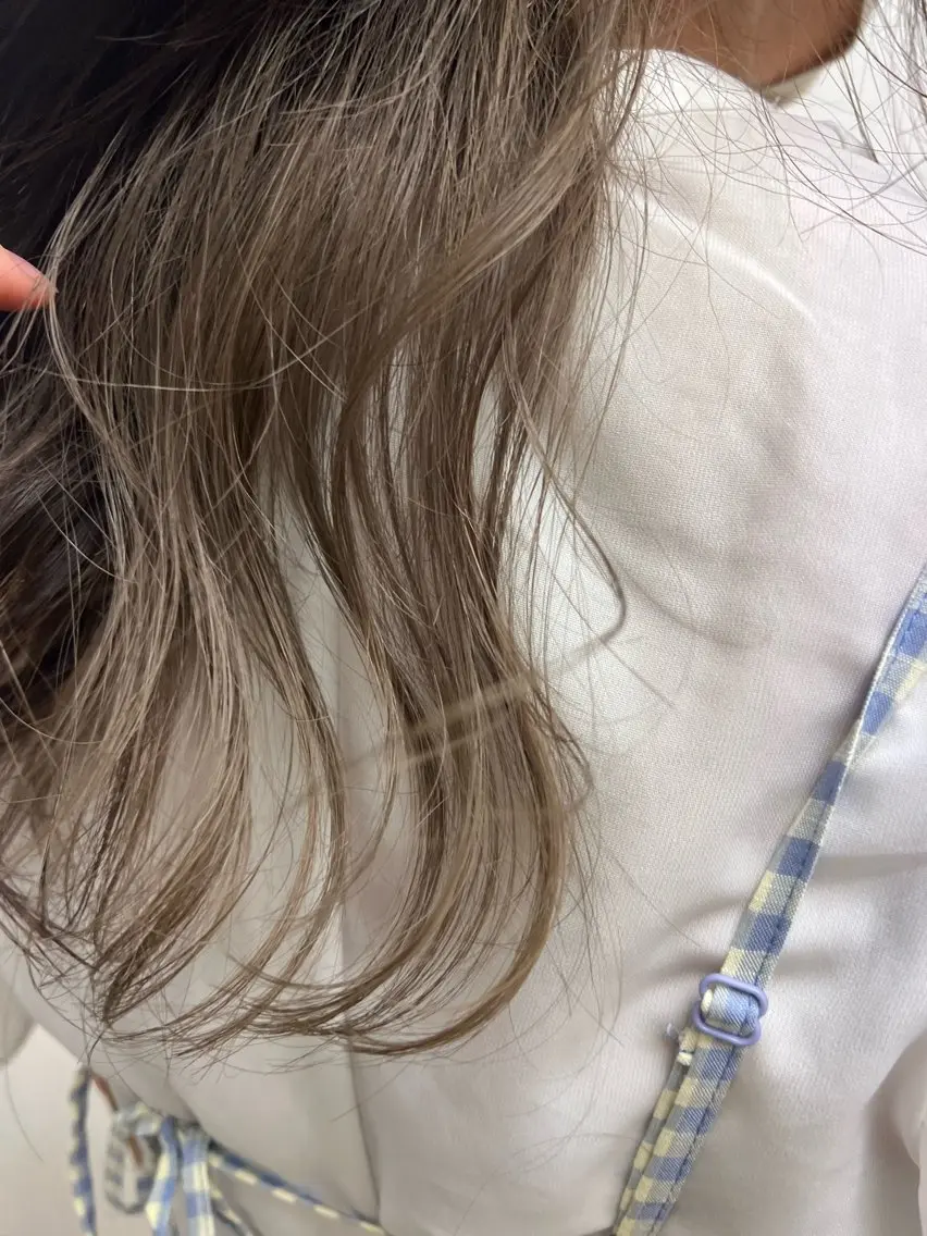 カラー 🌻透明感カラー🌻 阿井希良梨のヘアスタイル