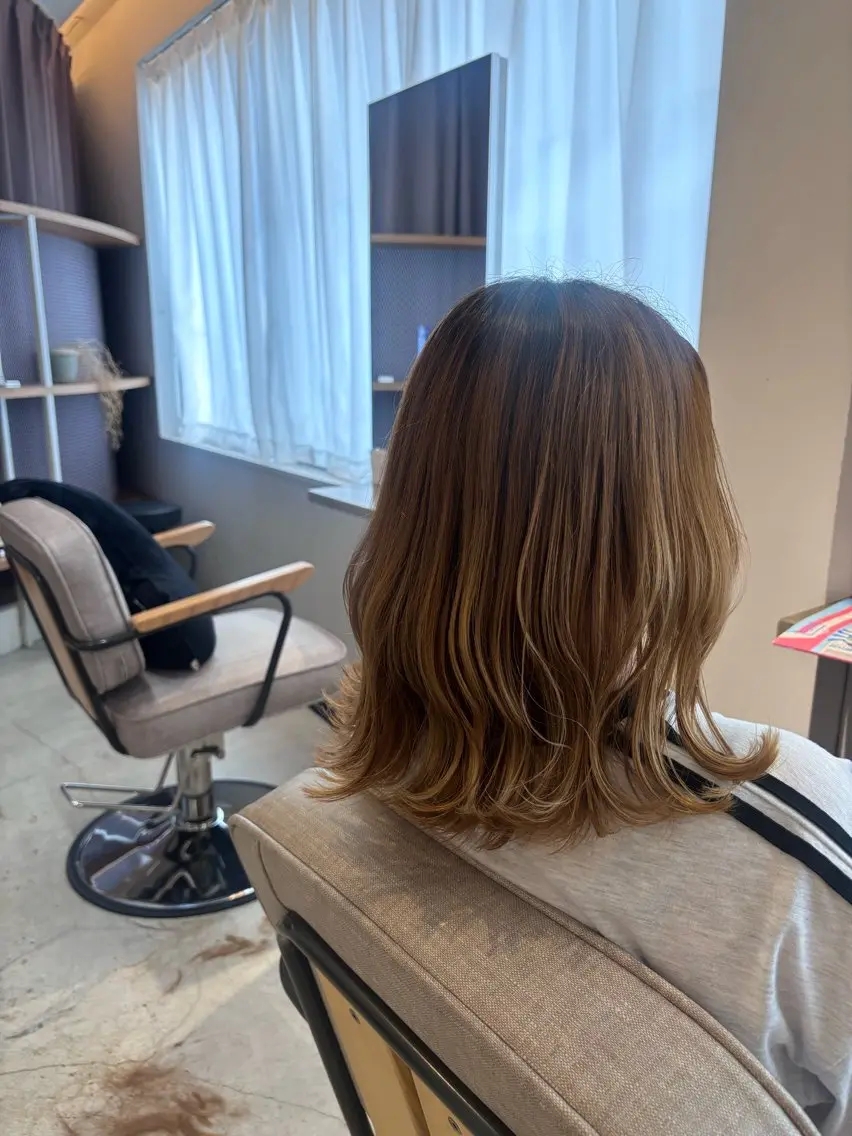 ミディアム 真鍋 月音のヘアスタイル
