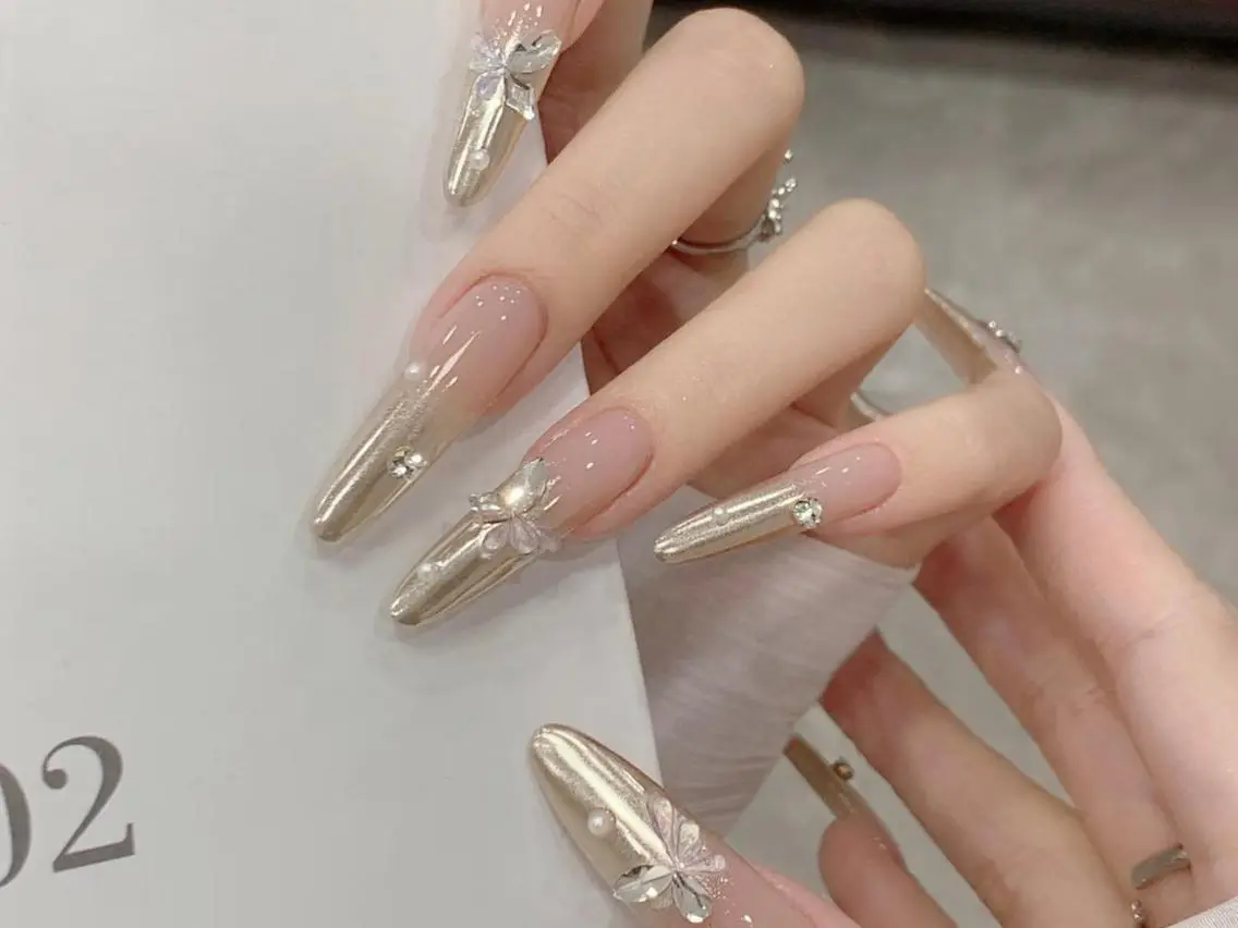 ネイル メンズ メンズ韓国風 オーロラネイル チークネイル 長さ出し フレンチネイル ハンドネイル ハンドケア NEW NAIL💞 Ka Kaのネイルデザイン