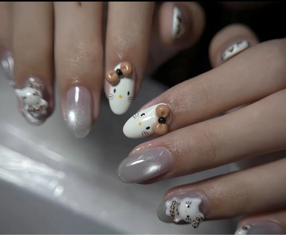 ネイル フレンチネイル ジェルネイル ガラスフレンチ ハロウィン ハート H.baby Nail Salonのネイルデザイン