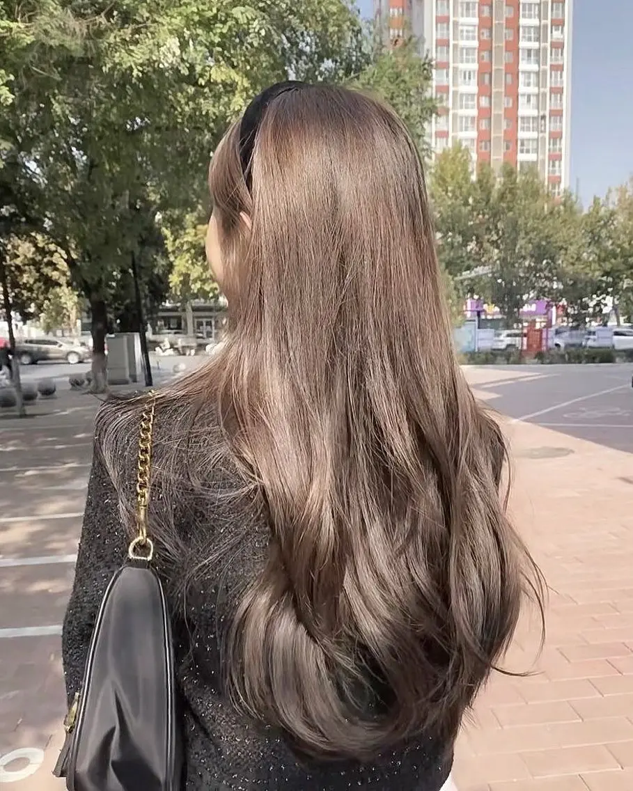 セミロング カラー ヘアアレンジ ベージュカラー ブリーチ ブラウンカラー 透明感カラー ダブルカラー 赤み消し🫧韓国ヘア 🫧藤岡誠也のヘアスタイル