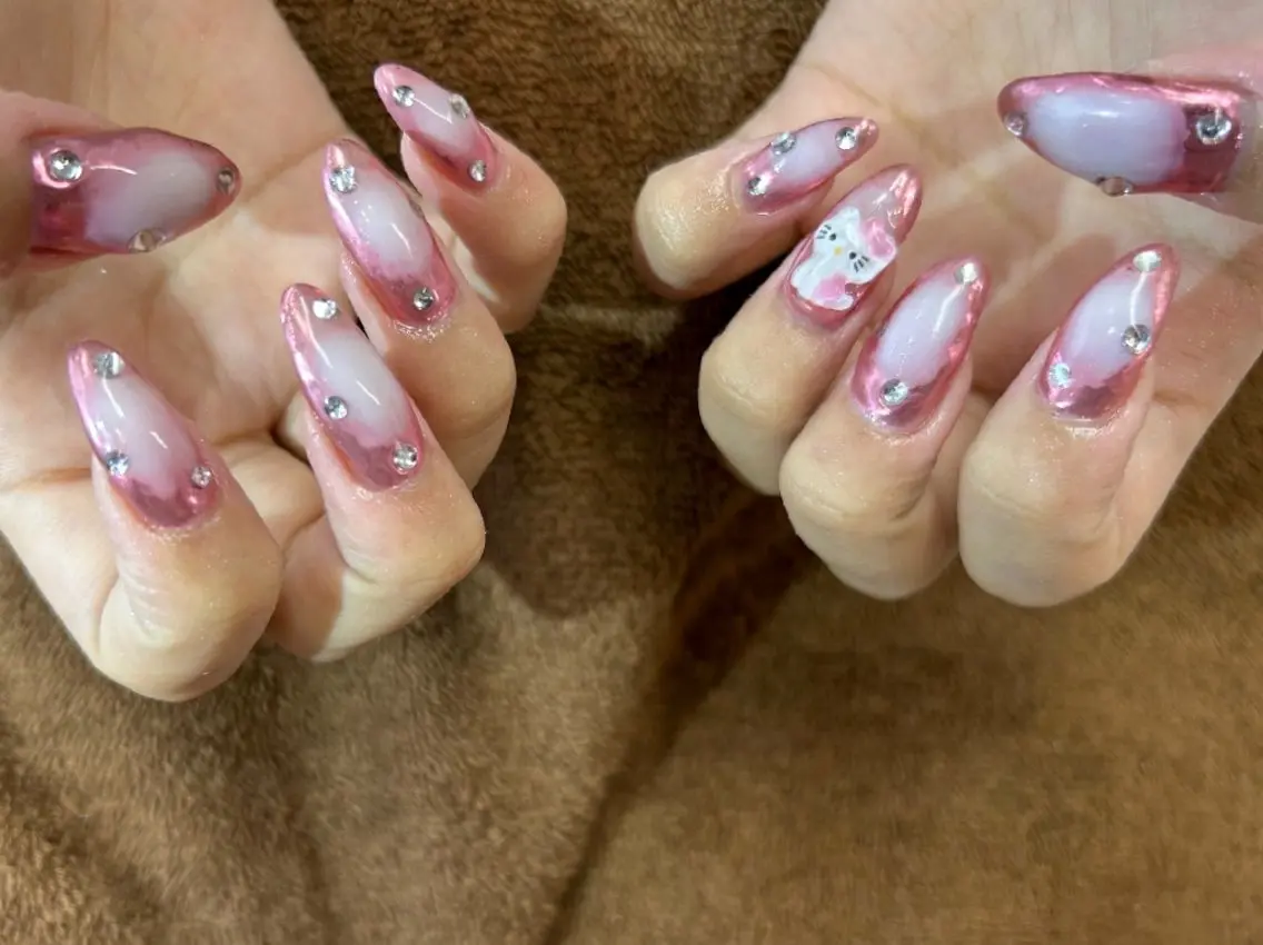 ネイル チークネイル ガーリー ミラーネイル ピンク ワンホンネイル ハンドネイル ハンドケア 心斎橋Salon Epokkuのネイルデザイン