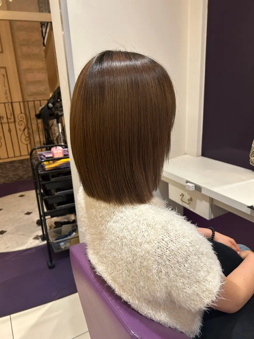 ミディアム カラー 藤井 菜々のヘアスタイル