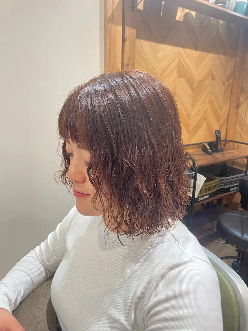 ミディアム 山口 里莉のヘアスタイル