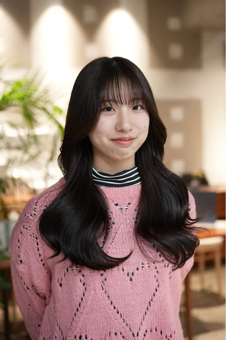 ロング カラー 顔周りカット レイヤーカット トリートメント ヘアカラー トリートメント まとまるレイヤー カット/透明感カラーのヘアスタイル