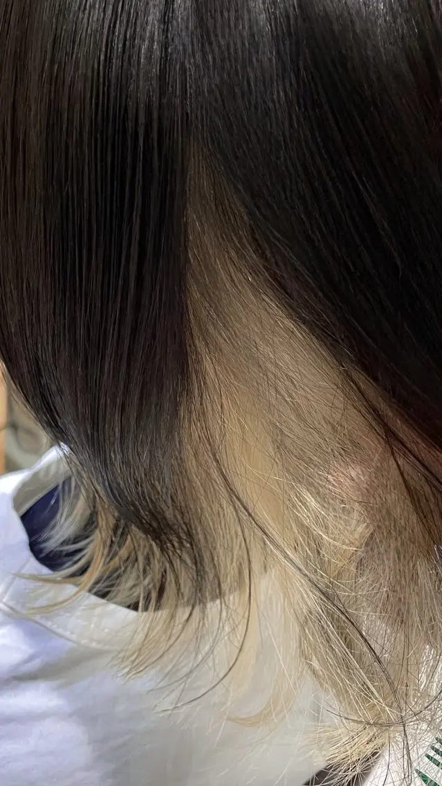 カラー インナーカラー 小島 成香のヘアスタイル