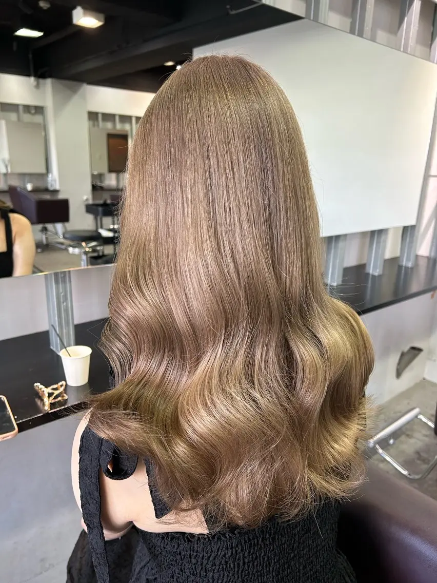 ロング カラー ベージュカラー ミルクティーベージュ トリートメント グレージュカラー🤎 mai🤎のヘアスタイル