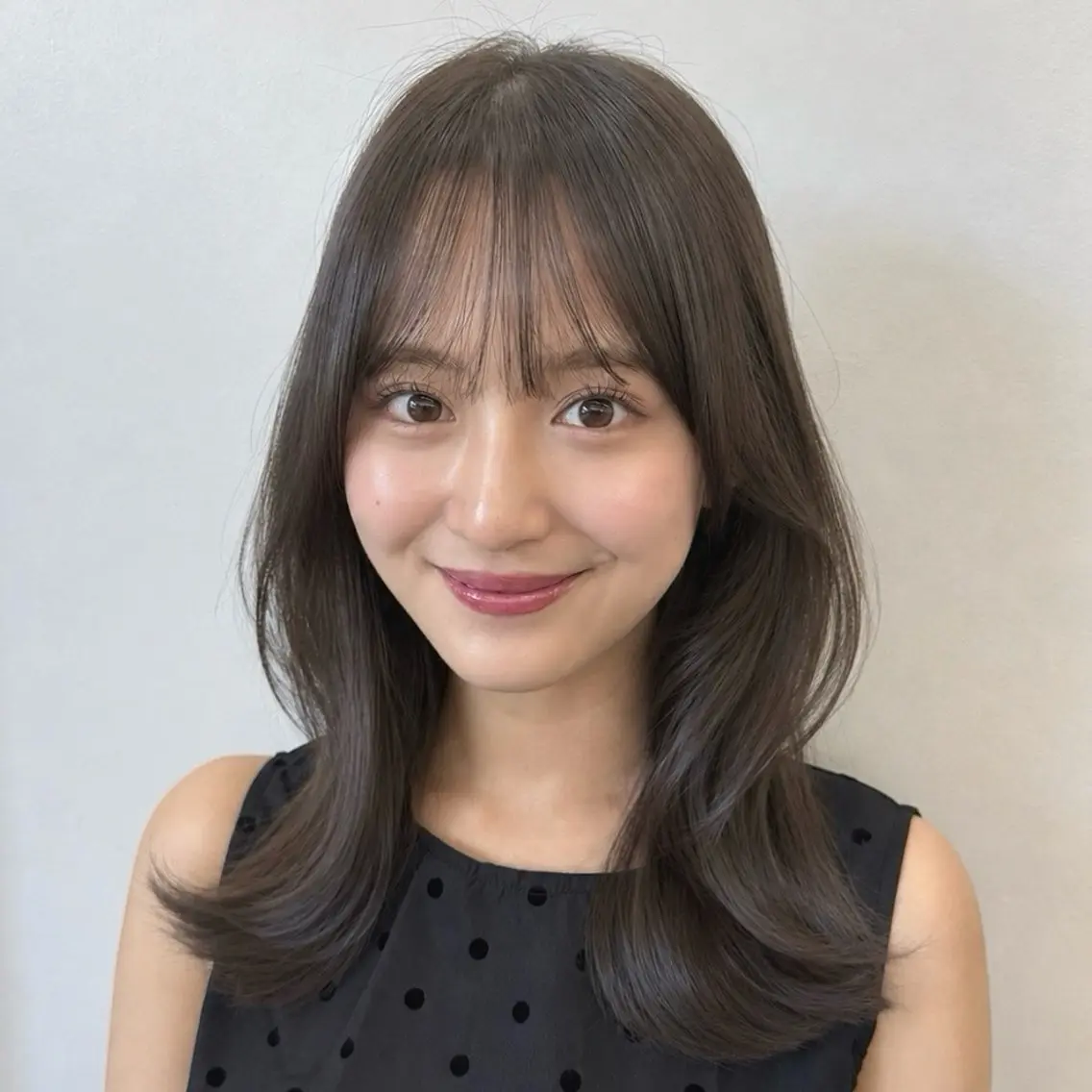 ミディアム カラー くびれヘア カット ヘアカラー トリートメント レイヤー🩰髪質改善 /透明感/kanaのヘアスタイル