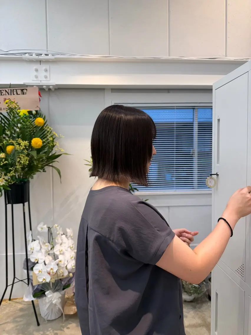 ミディアム カラー グレージュ オリーブグレージュ オリーブグレー カット ヘアカラー トリートメント ENIF　大島 芽生のヘアスタイル
