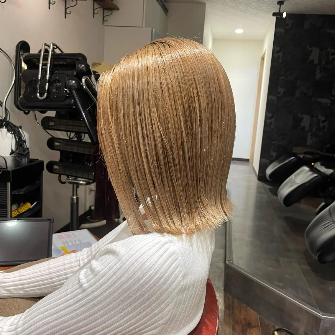 ミディアム 切りっぱなしボブ ボブ カット ヘアカラー Wataru 髪質改善カラー💎のヘアスタイル