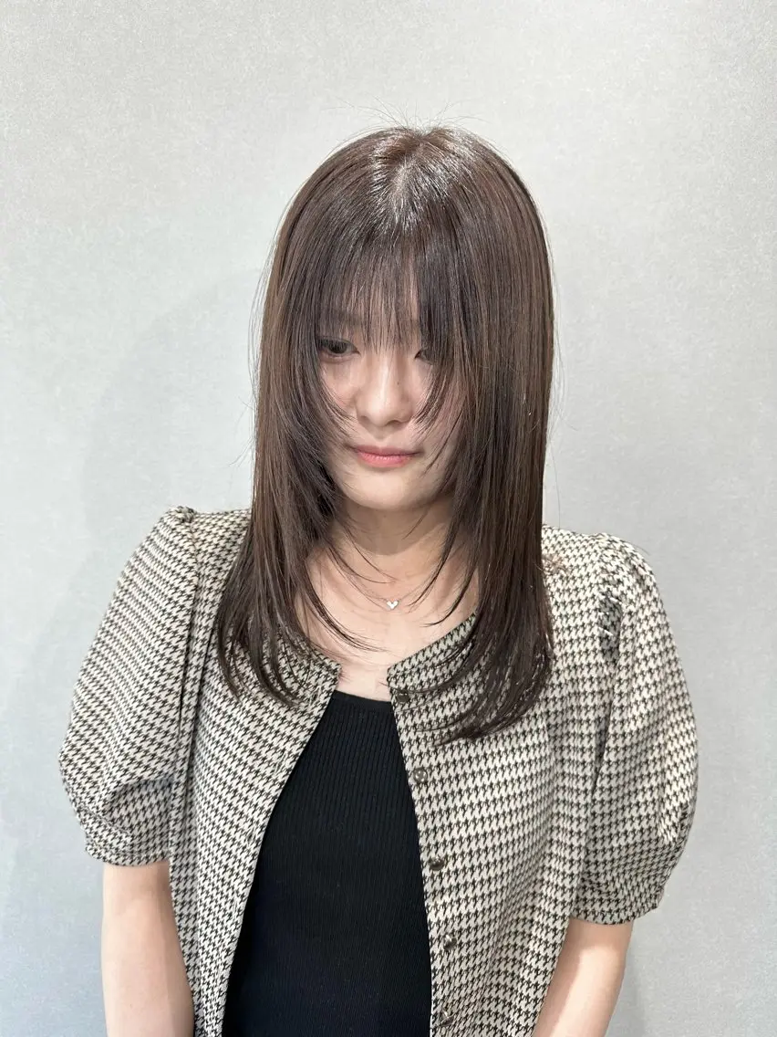 ミディアム カラー ブリーチ 透明感カラー 顔まわりレイヤー レイヤーカット 遠藤惟斗/渋谷/ 透明感カラーのヘアスタイル