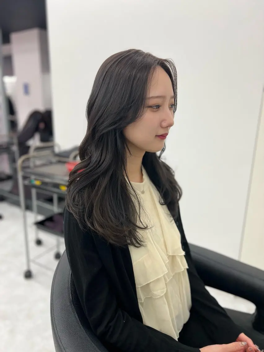 ロング カラー ヘアアレンジ カット ヘアカラー トリートメント ヘッドスパ ヘアセット 透明感×韓流ハイ トーン🫧RYUTAのヘアスタイル