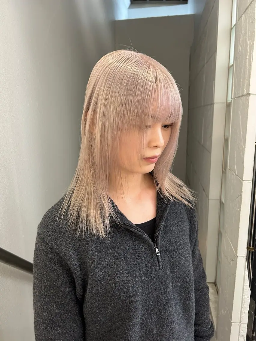 ミディアム カラー ヘアカラー 💜Noa /艶髪ハイトーン💫のヘアスタイル