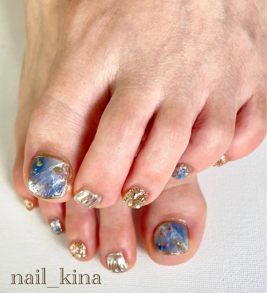 ネイル フットネイル 大理石ネイル(マーブル) 持ち込み ニュアンスネイル nail_ kinaのネイルデザイン