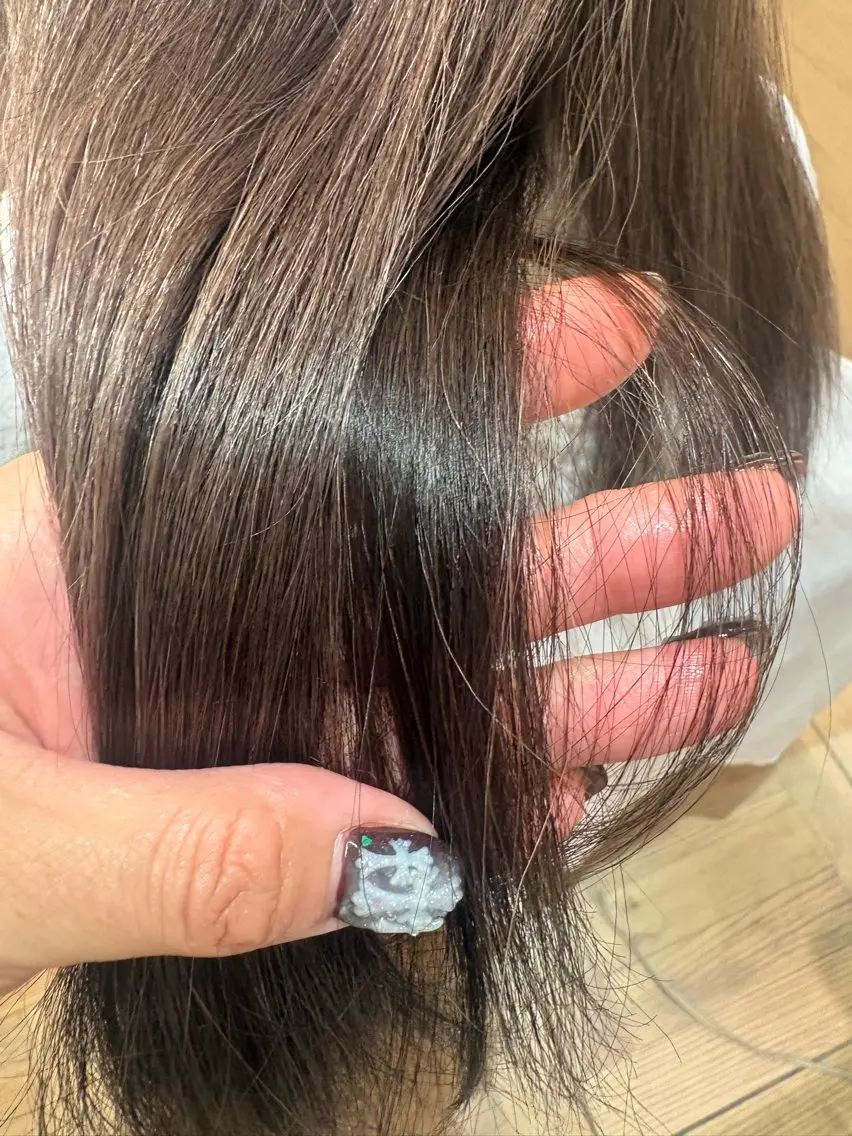 カラー アートディレクター 尾内 友美のヘアスタイル