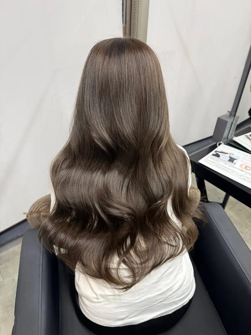 カラー グレージュ シアーグレージュ ヘアカラー ♡natsumi♡ 透明感カラー🧸🫧のヘアスタイル