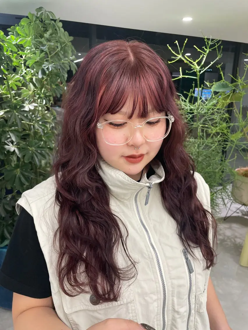 カラー カット ヘアカラー トリートメント ハッシュカット🍒 ボルドーカラー愛希子のヘアスタイル