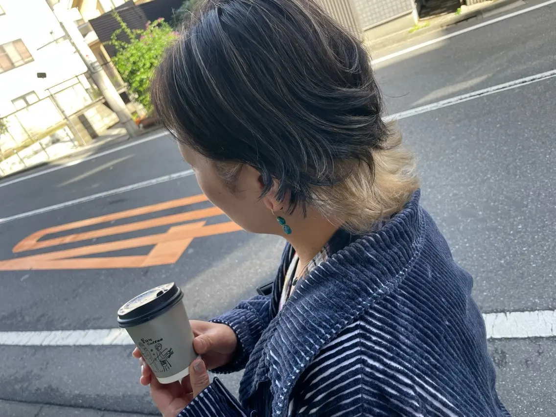 ミディアム ミディアムレイヤー レイヤーカット ヘアカラー 山本 雷のヘアスタイル